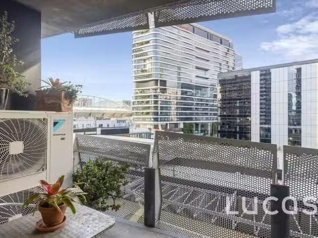 Charming 807/8 Waterview Walk, Docklands, VIC 3008