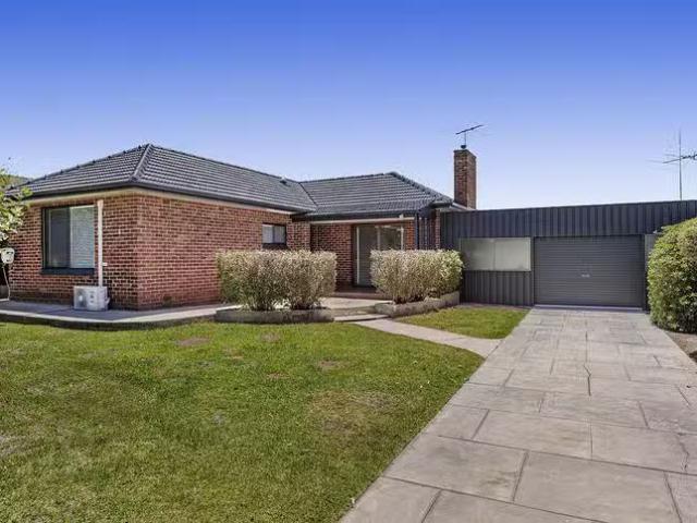 Cozy 80 Lewis Crescent, Woodville West, SA 5011