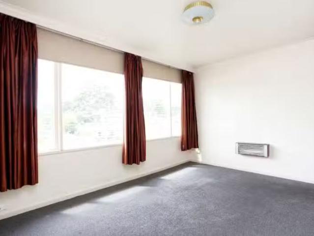 Deal! 8/1 Hotham Grove, Elsternwick VIC 3185