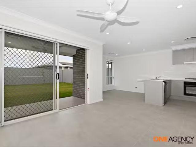 Charming 87a Springfield Dr, Lochinvar House for rent Listed.