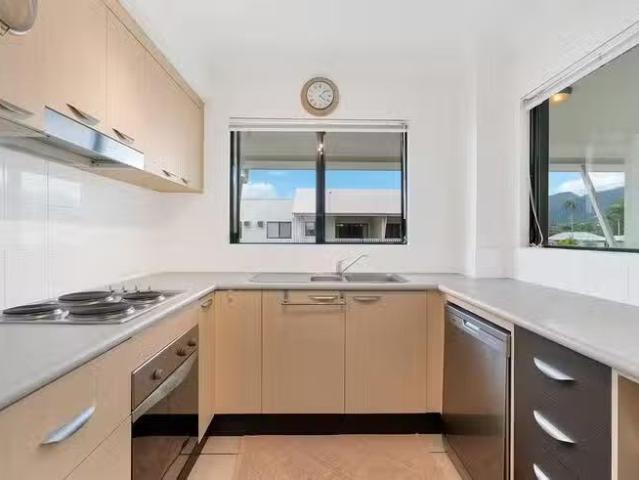 Charming 8/44 50 Pease Street, Manoora, QLD 4870