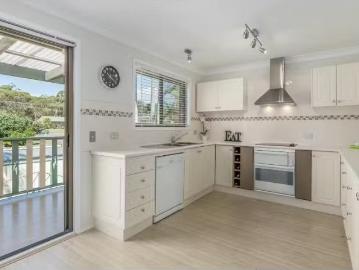 Cozy 84 Grand Parade, BONNELLS BAY House for rent Listed by P.