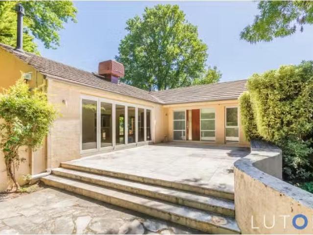 Rental! 85 Flinders Way, Griffith Townhouse for rent Listed b.