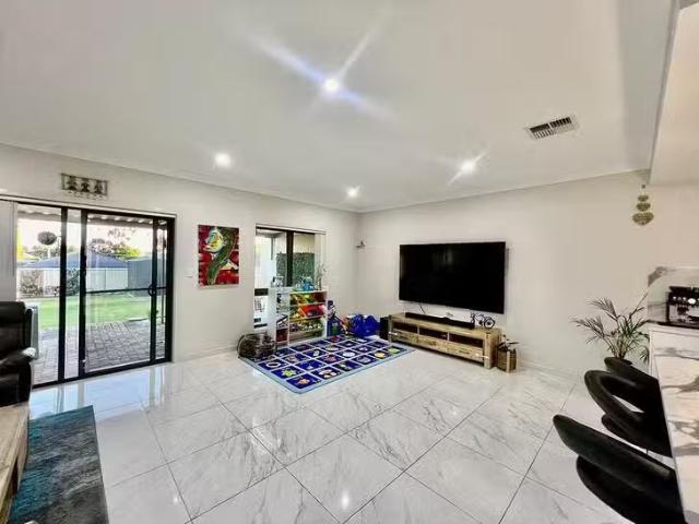 Cozy 85A Lyons Road, Windsor Gardens, SA 5087