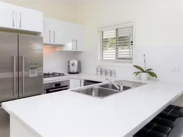 Charming 85A Wyuna Avenue, Freshwater Apartment for rent List.