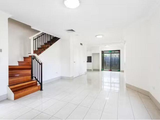 For Rent! 8/8 The Cottell Way, Baulkham Hills Townhouse for re.