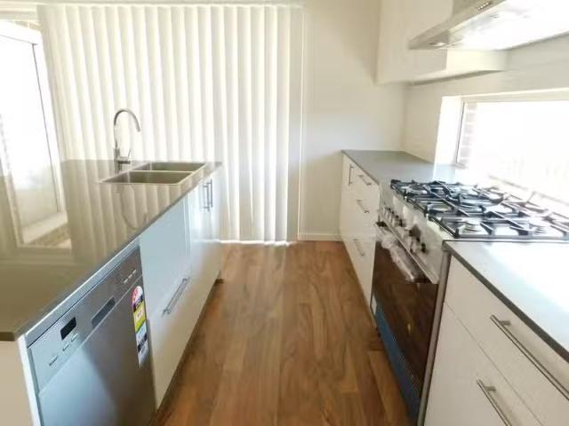 Cheap 8 Balmoral Rise, WILTON House for rent Listed by Jason.