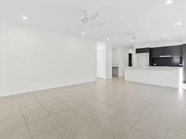 Just in! 8 Bourke Crescent, Nudgee, QLD 4014