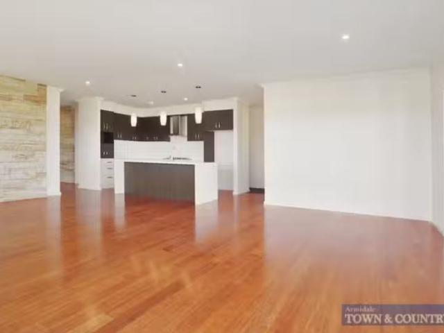 Just in! 8 Grandview Crescent, ARMIDALE House for rent Listed.