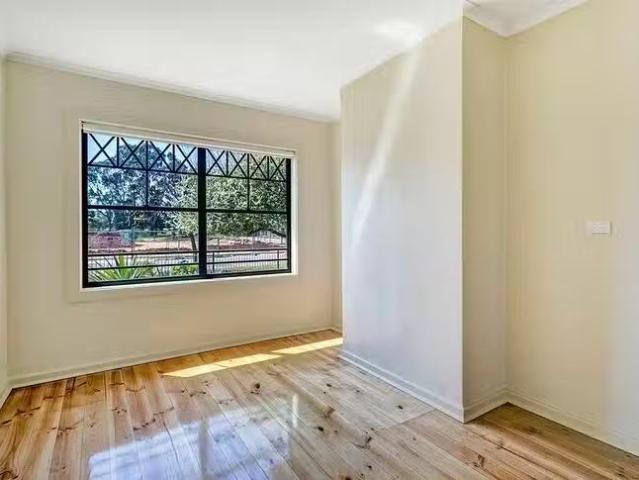 Deal! 8 Header Avenue, Salisbury North, SA 5108