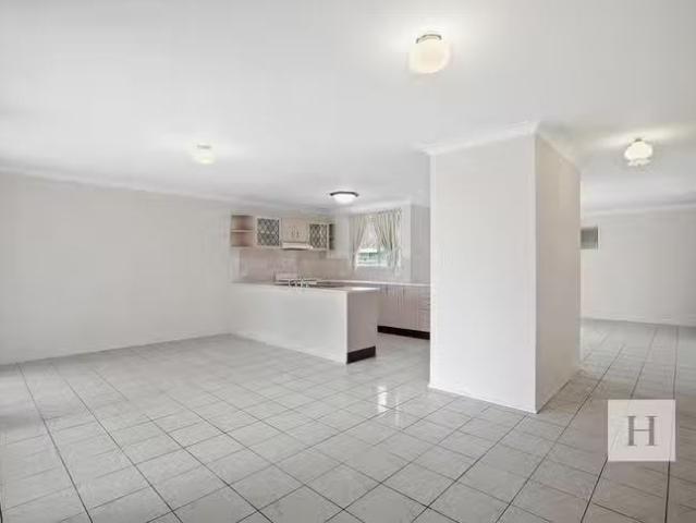 Just in! 8 Lygon Street, Lake Haven, NSW 2263