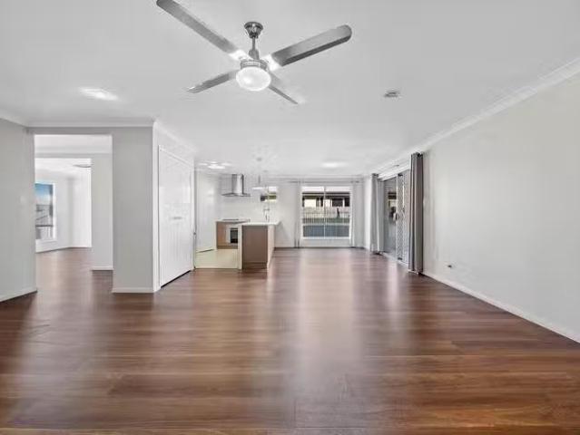 Rental! 8 Lanagan Court, Middle Ridge, QLD 4350