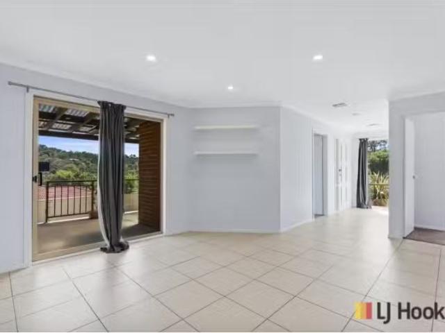 Charming 8 Ling Place, KARABAR House for rent Listed by Amaya.