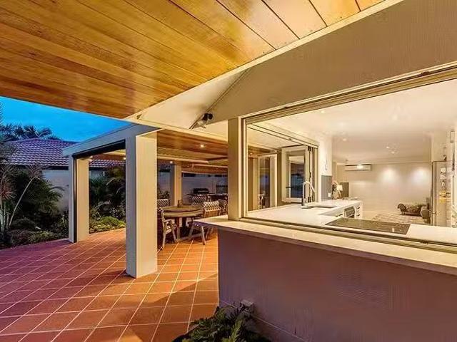 For Rent! 8 Port Jackson Boulevard, Clear Island Waters, QLD 4.