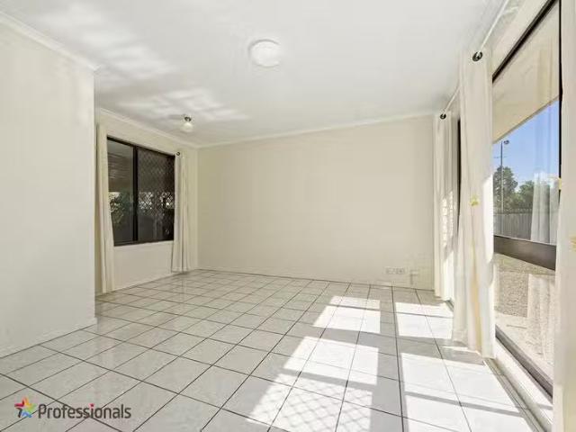 Unique 8 Ruggles Court, Mcdowall, QLD 4053