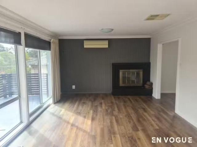 Deal! 8 Rowell Place, Weston House for rent Listed by Paul Ke.