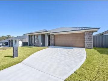 Unique 8 Troon Avenue, Heddon Greta House for rent Listed by.