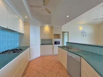 Deal! 8 Woodwark Crescent, Cannonvale, QLD 4802