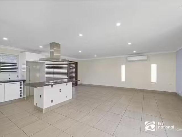 Unique 8 Yarrow Court, Cleveland, QLD 4163