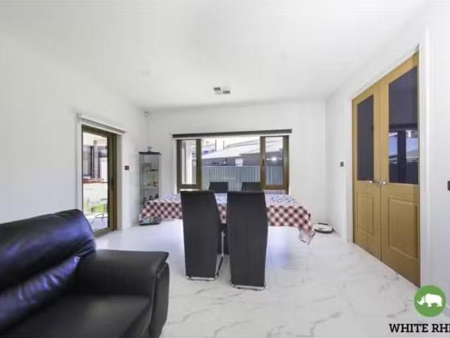 Deal! 8 Zealie Bend, Googong House for rent Listed by Rentals.