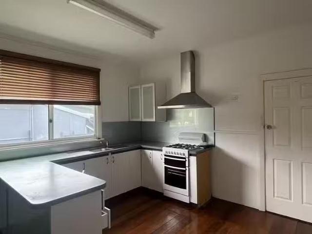 Rental! 8A Bright Street, Carey Park, WA 6230