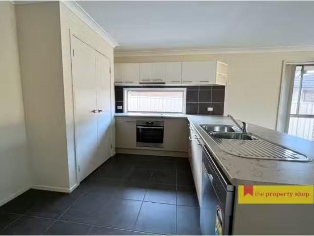 Unique 8a Hardwick Avenue, Mudgee Townhouse for rent Listed b.