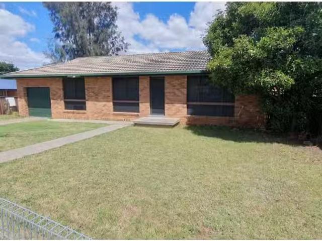 Charming 93 Warral Road, TAMWORTH House for rent Listed by Co.