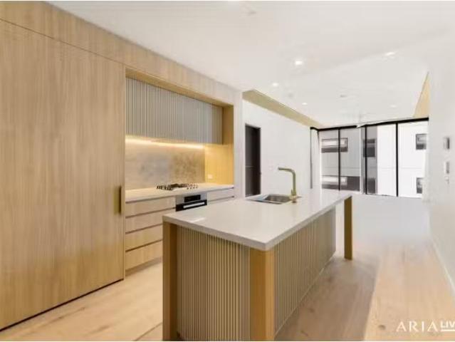 Cheap 907/20 Edmondstone Street, South Brisbane Apartment for.