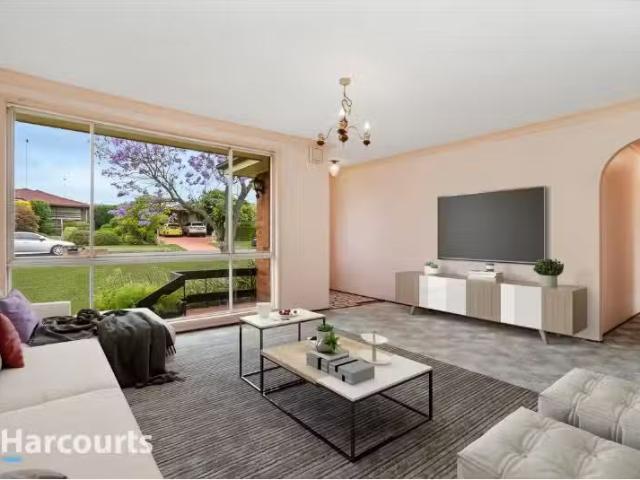 Rental! 90 Grange Crescent, CAMBRIDGE GARDENS House for rent.