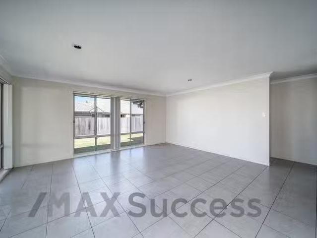 Deal! 90A Hogg Street, Wilsonton Heights, QLD 4350