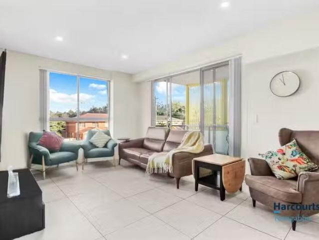 Just in! 9/11 13 Octavia Street, TOONGABBIE, NSW 2146 Unit f.