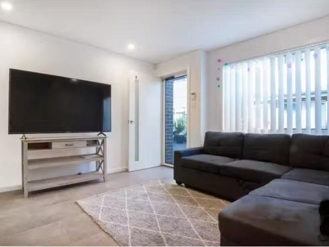Unique 9/121 123 Brisbane Street, ST MARYS Townhouse for rent.