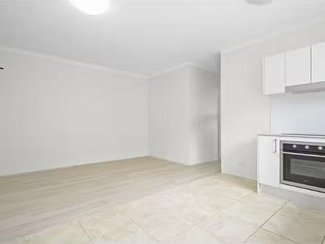 Deal! 9/12 14 Harvard Street, Gladesville Apartment for rent.