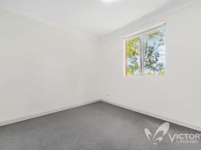 For Rent! 9/1 11 Rosa Crescent, Castle Hill Apartment for rent.