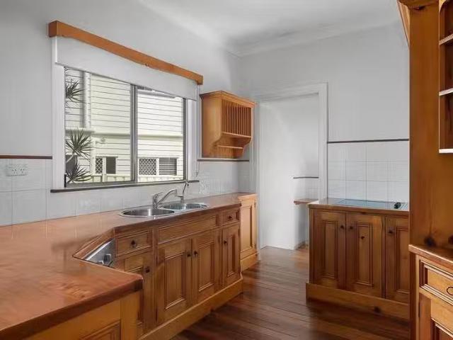 Just in! 91 Whites Road, Manly West, QLD 4179