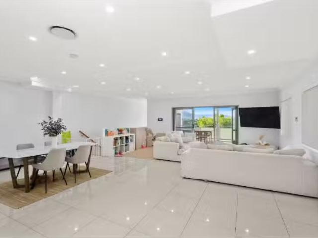 Unique 91 B Whimbrel Avenue, Lake Heights Townhouse for rent.