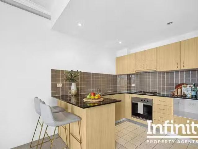 Charming 92/3 13 Erskineville Road, Newtown, NSW 2042