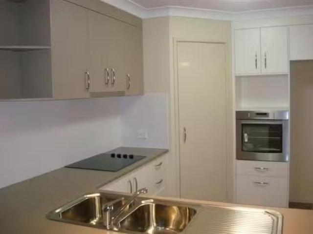 Just in! 92 School Road, Wynnum West, QLD 4178