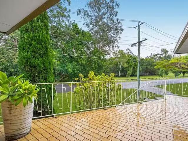 Charming 94 Sutling Street, Chapel Hill, QLD 4069