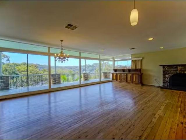 Cozy 95 Woodlands Avenue, LUGARNO House for rent Listed by Pr.