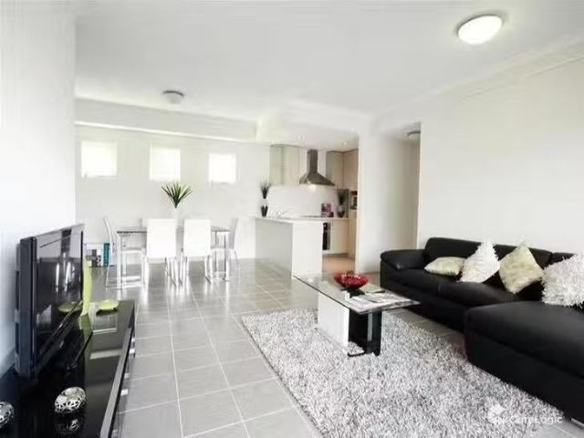 Cozy 9/69 The Parkway, Ellenbrook, WA 6069