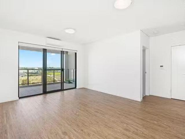 Deal! 97/12 Junction Boulevard, birdburn Central, WA 6164