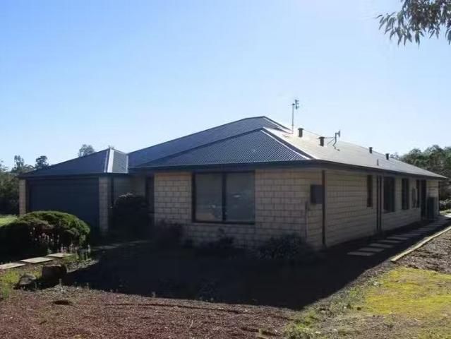 Charming 98 Railway Road, Toodyay, WA 6566