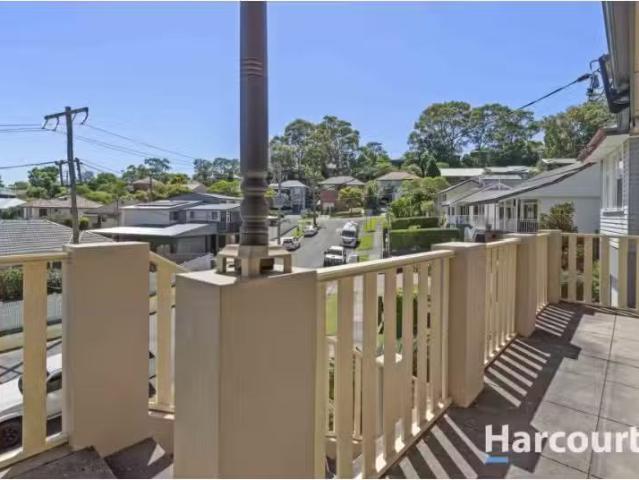 Just in! 9 Mears Street, Adamstown Heights House for rent Lis.
