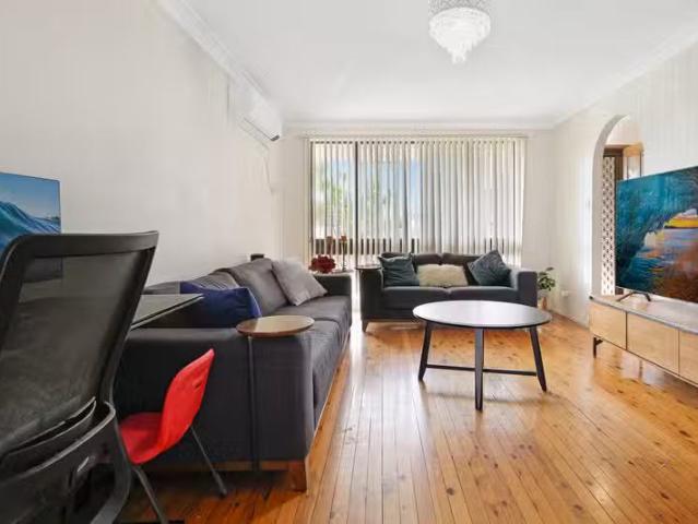 Deal! 9 Miami Close, Greenfield Park NSW 2176