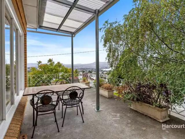 Charming 9 Mimosa Court, BERRIEDALE, TAS 7011 House for Rent