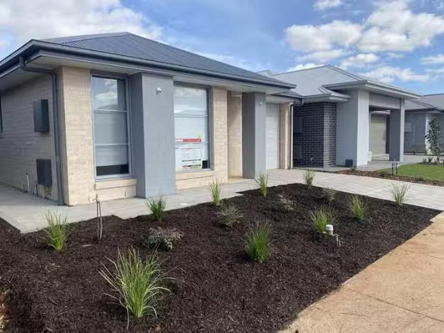 Deal! 9 Coorong Crescent, Andrews Farm, SA 5114