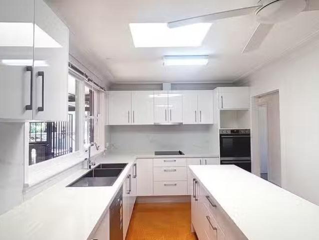 Deal! 9 Durrow Avenue, Killarney Heights, NSW 2087