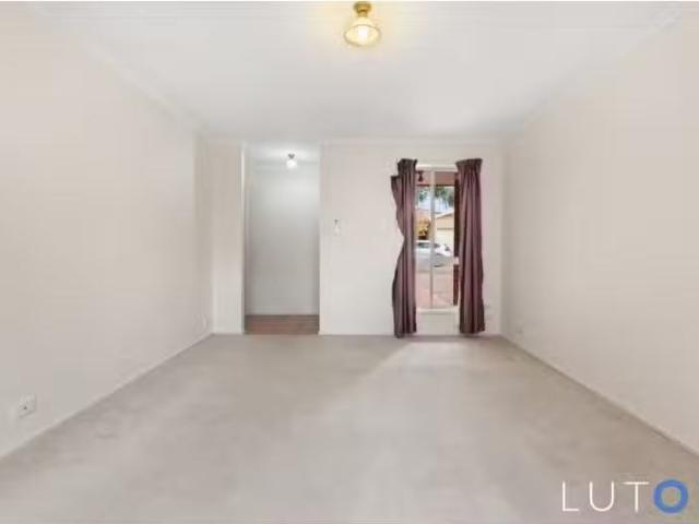 Rental! 9 Finey Close, Dunlop House for rent Listed by Zoe Wh.