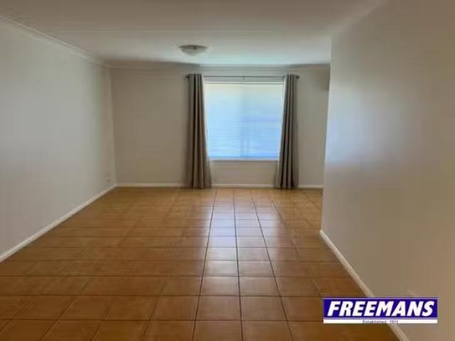 Cozy 9 Hillview Parade, Kingaroy, QLD 4610